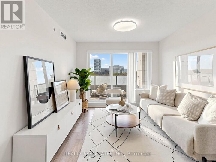 Property Photo:  18 Uptown Drive 721  ON L3R 5M5 