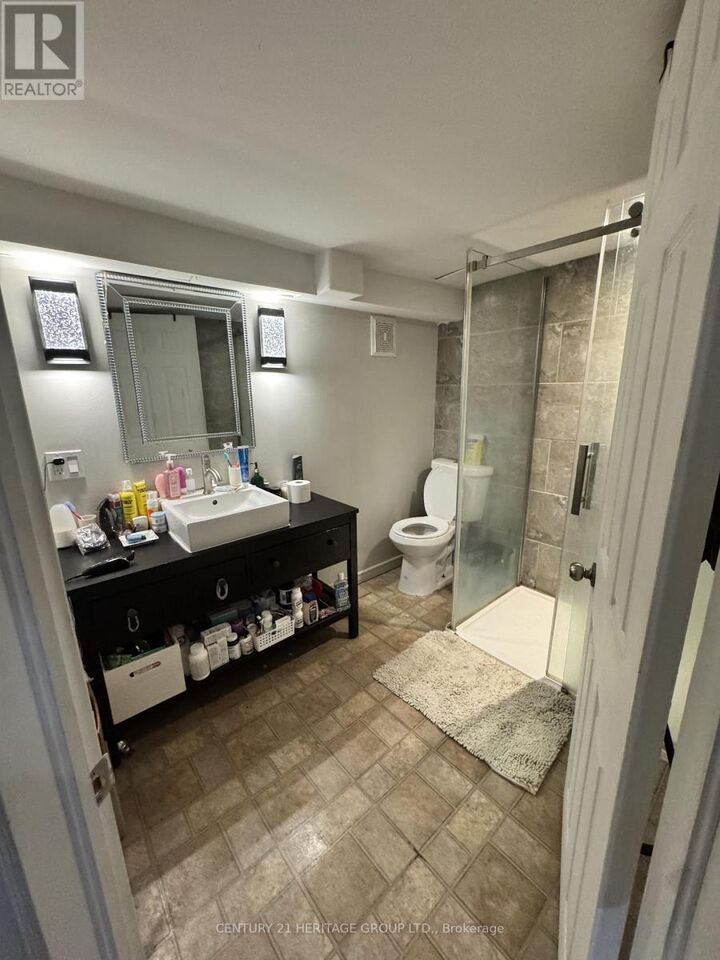 Property Photo:  166 Erindale Avenue Bsmnt  ON L8K 4R4 