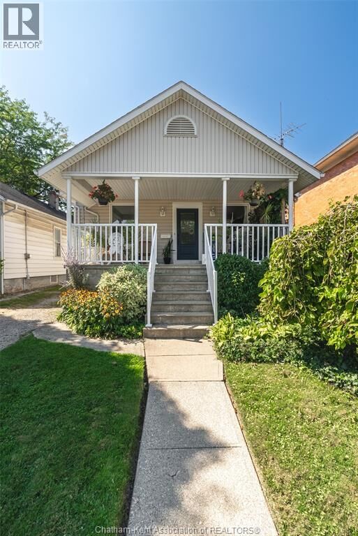 Property Photo:  460 Queen Street  ON N7M 2J3 