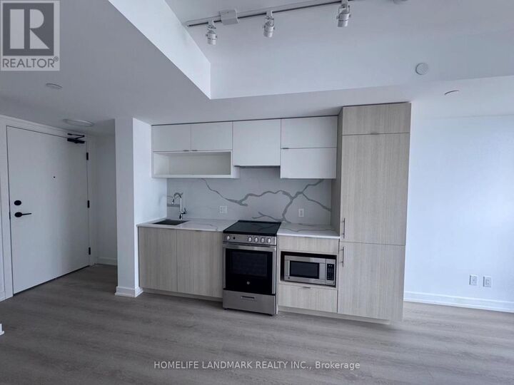 Property Photo: 100 Queen Street 2002 ON M5C 0B5