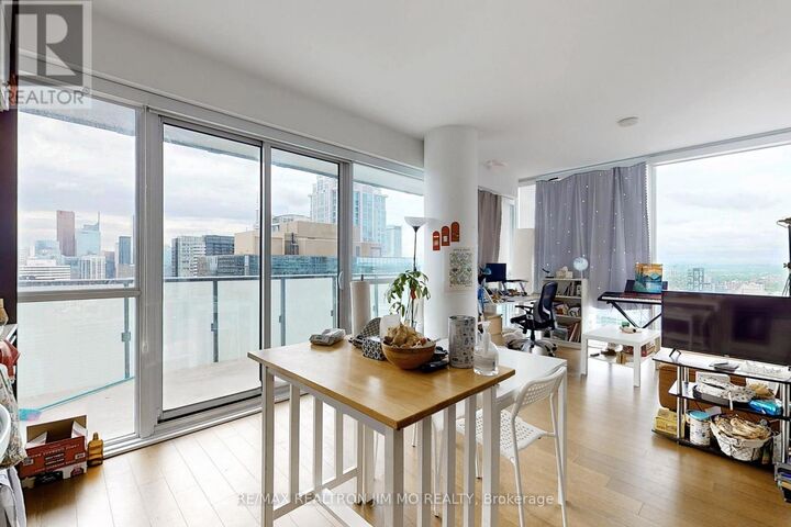 Property Photo:  15 Grenville Street 3503  ON M4Y 1A1 