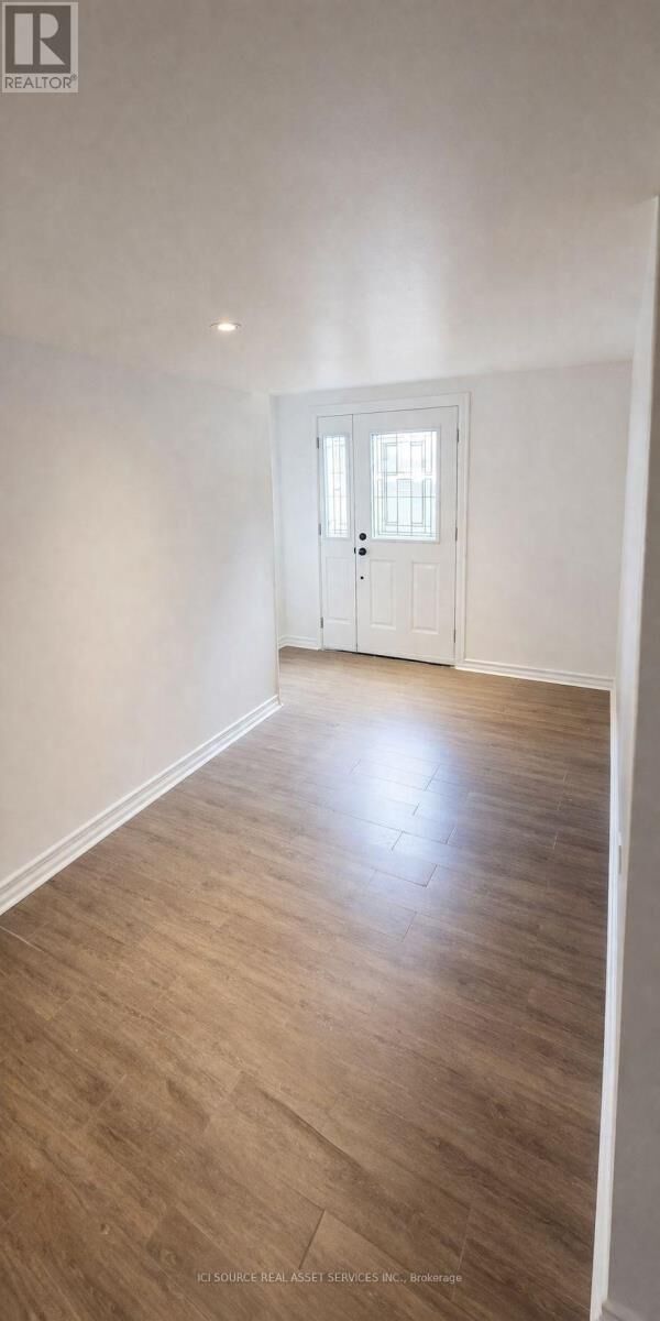 Property Photo: 109 Romance Drive ON L4S 2R9