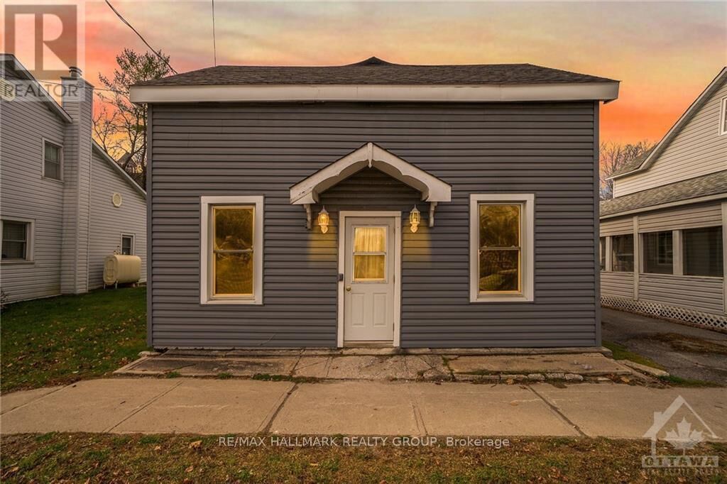 Property Photo: 86 George Street ON K0G 1K0