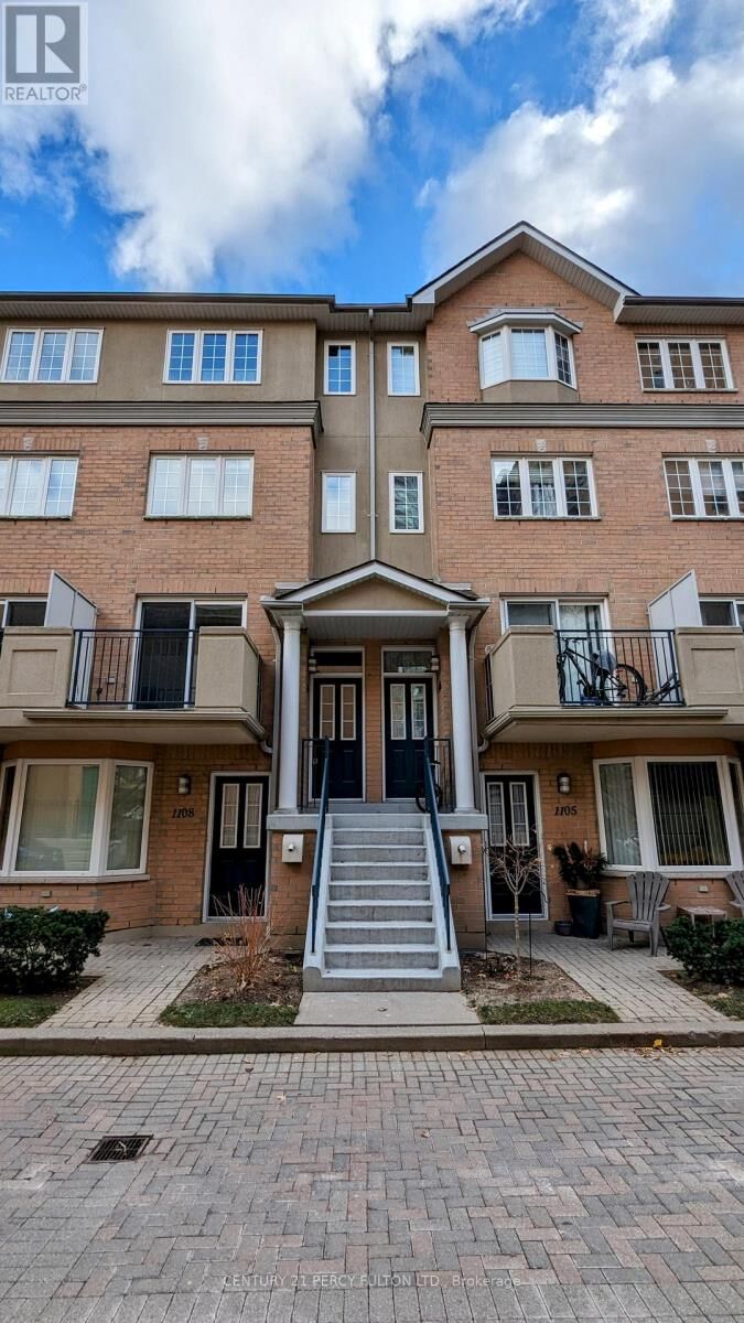 Property Photo: 28 Sommerset Way 1107 ON M2N 6W7