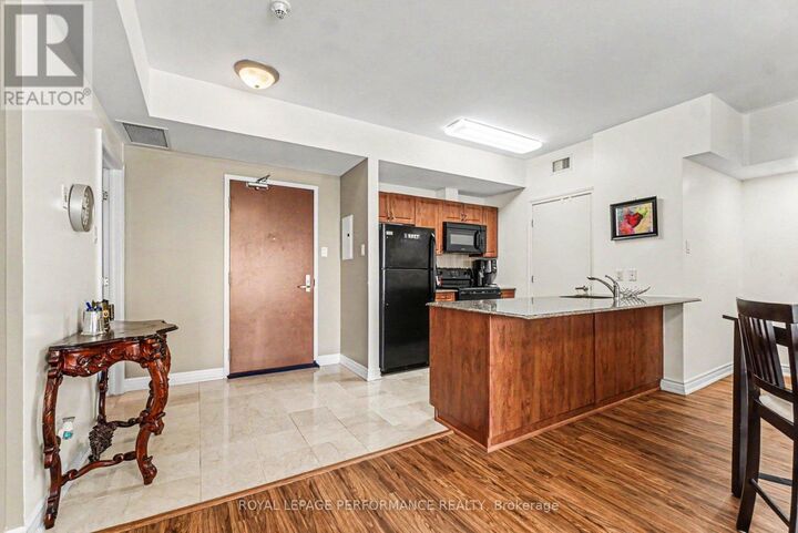 Property Photo:  234 Rideau Street 2205  ON K1N 0A9 