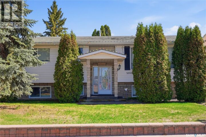 Property Photo:  3355 Fairlight Drive  SK S7N 4M1 
