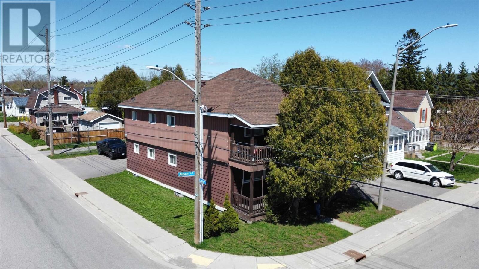Property Photo:  186 Albert St W  ON P6A 1B4 