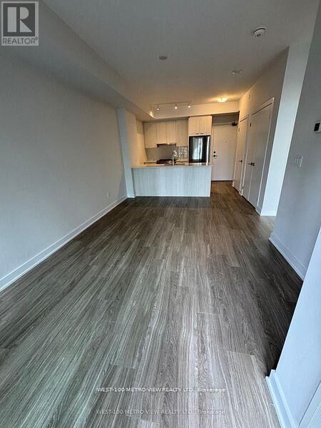 Property Photo: 430 Square One Drive 806 ON L5B 0L6