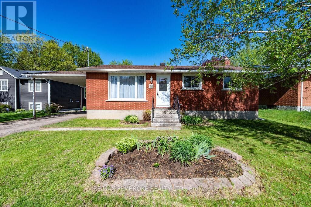 Property Photo:  36 Selkirk Street  ON K8H 1P2 