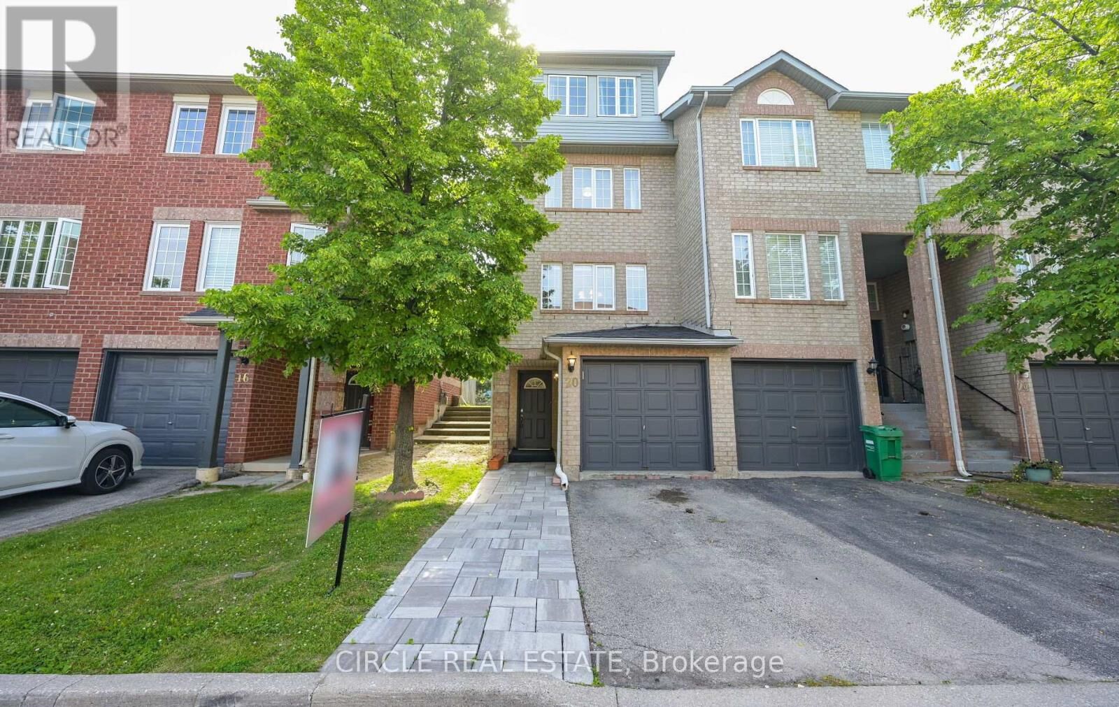 Property Photo:  20 Spadina Road 20  ON L6X 4X6 