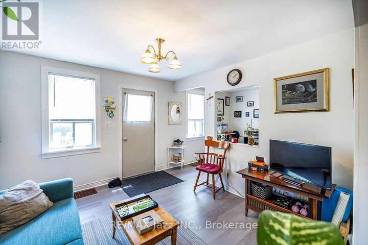 Property Photo:  162 College Avenue  ON L1J 1R4 