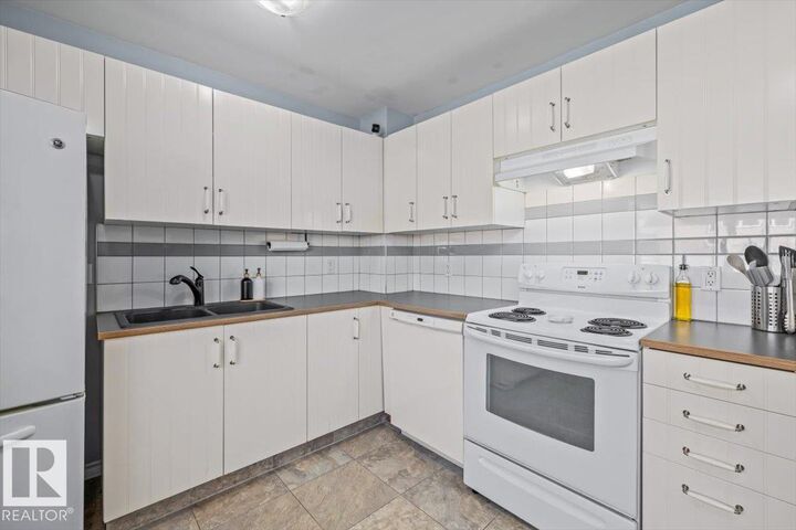 Property Photo:  260 Woodbridge Way  AB T8A 3Y3 