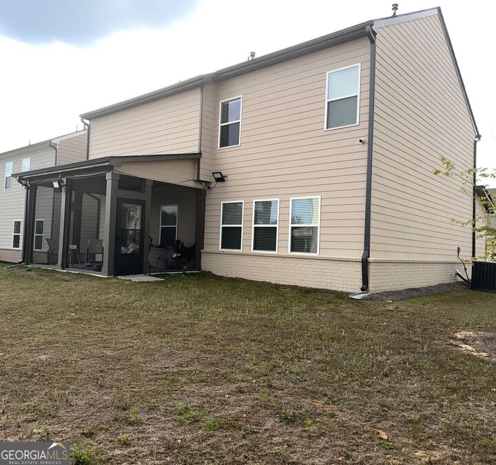 Property Photo: 304 Sterling Creek Way GA 30052