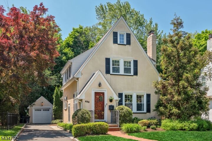 Property Photo:  630 Wyndemere Ave  NJ 07450 