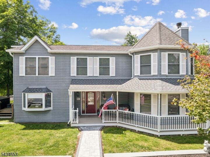 Property Photo:  10 Church Ln  NJ 07082 
