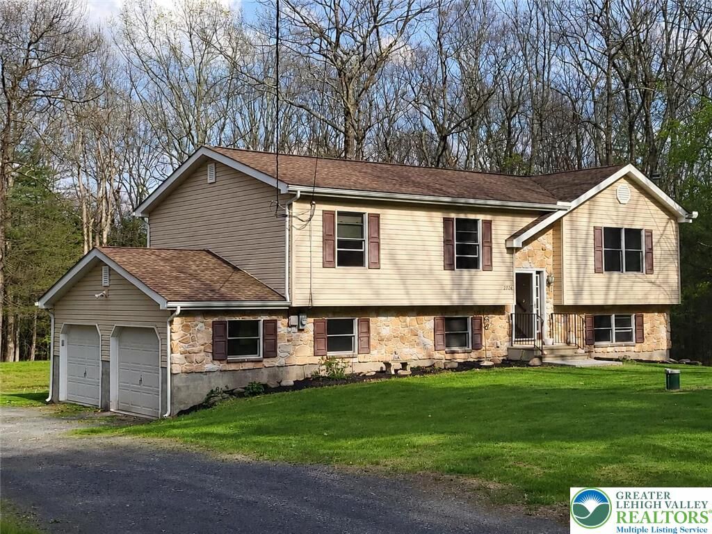 Property Photo: 2726 Oak Lane PA 18353