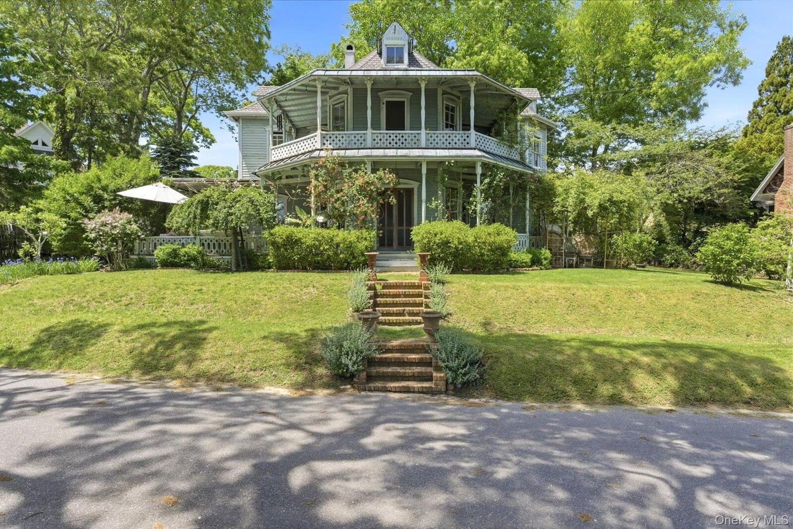 Property Photo:  5 Spring Garden Avenue  NY 11964 