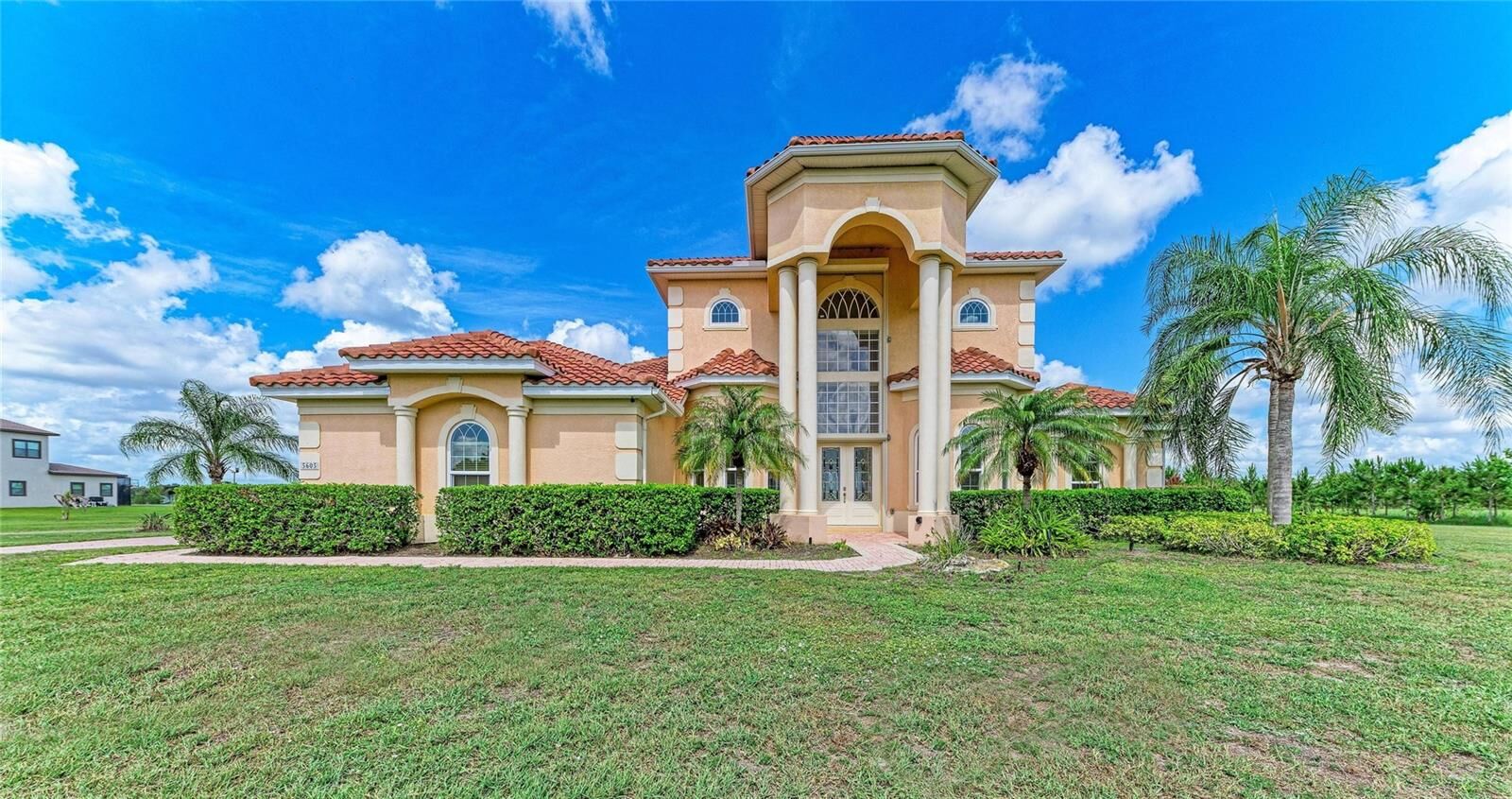 Property Photo: 5605 Lake Paddock Circle FL 34219