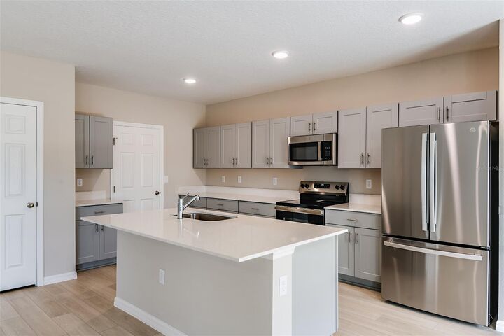 Property Photo: 9110 Belleview Forest Pass FL 33525