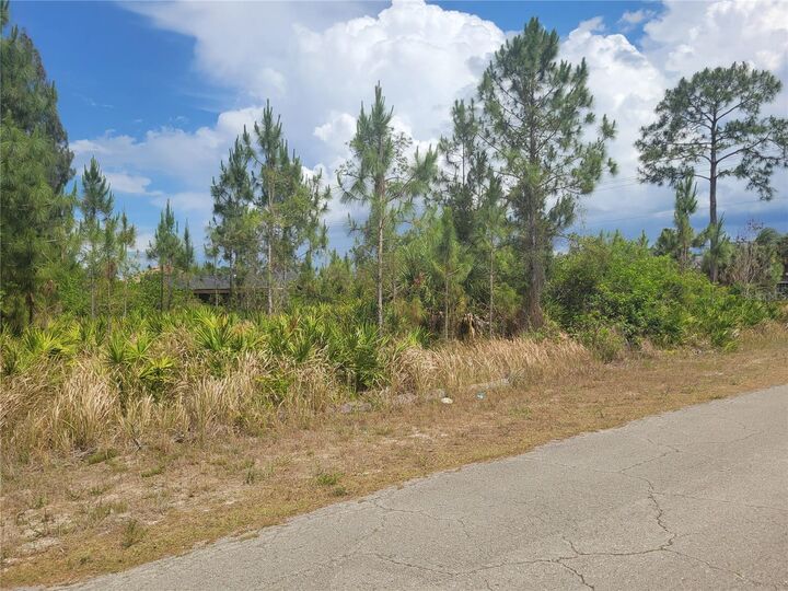 Property Photo: 2601 E 10th Street FL 33936