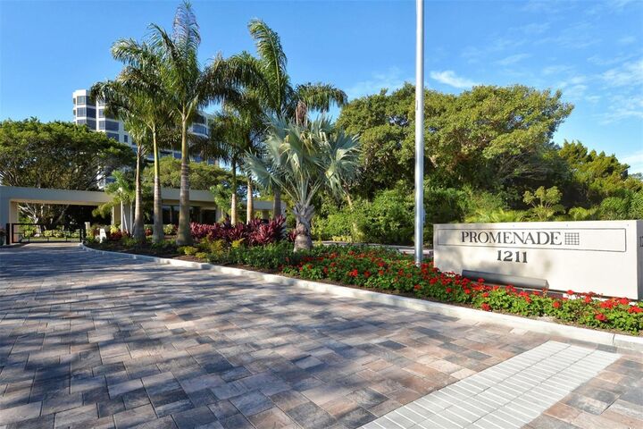 Property Photo:  1211 Gulf Of Mexico Drive 105  FL 34228 