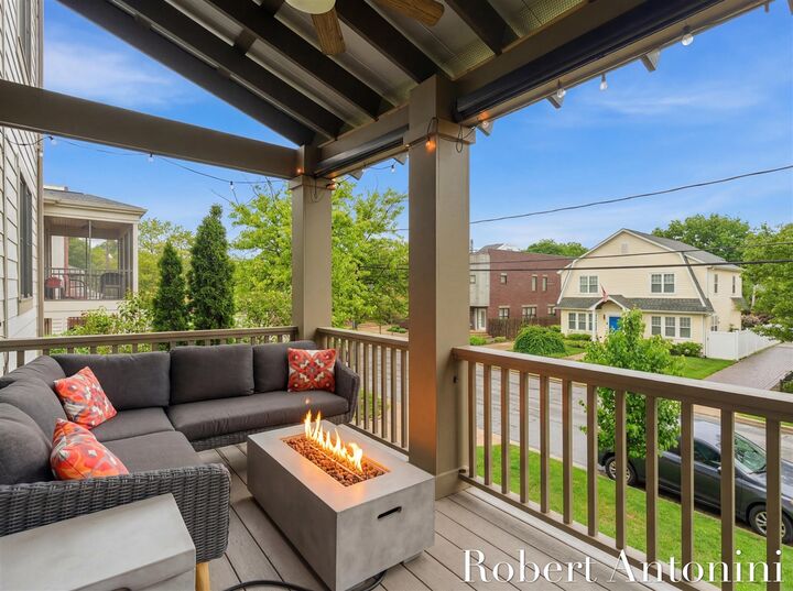 Property Photo: 706 Croswell Avenue 10 MI 49506