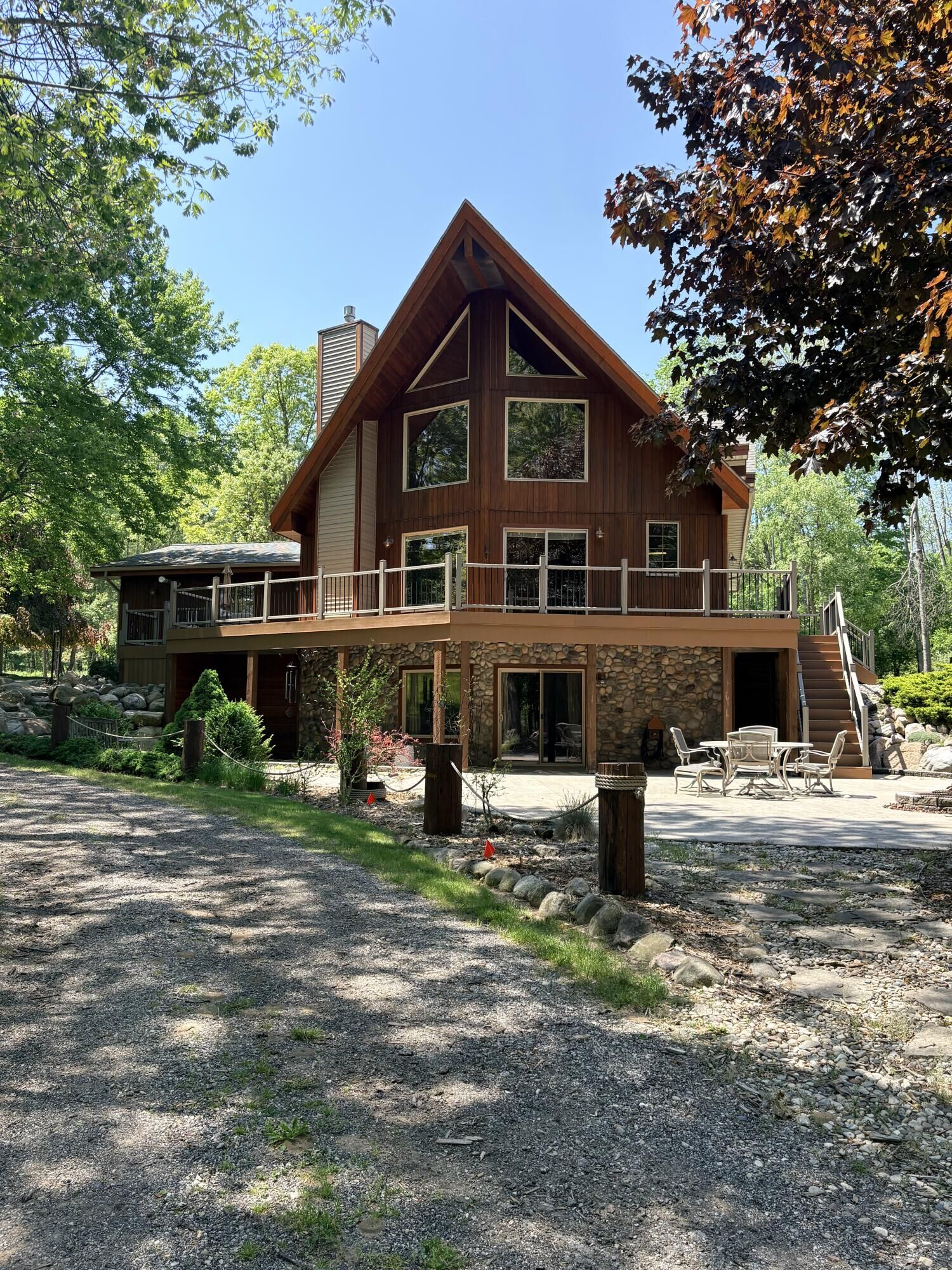 Property Photo:  2000 Granada Court  MI 48893 