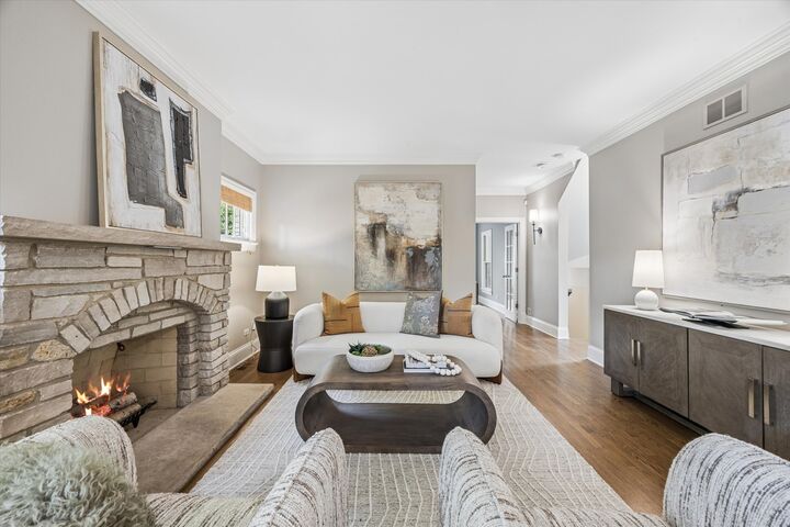 Property Photo:  360 N Oak Street  IL 60521 