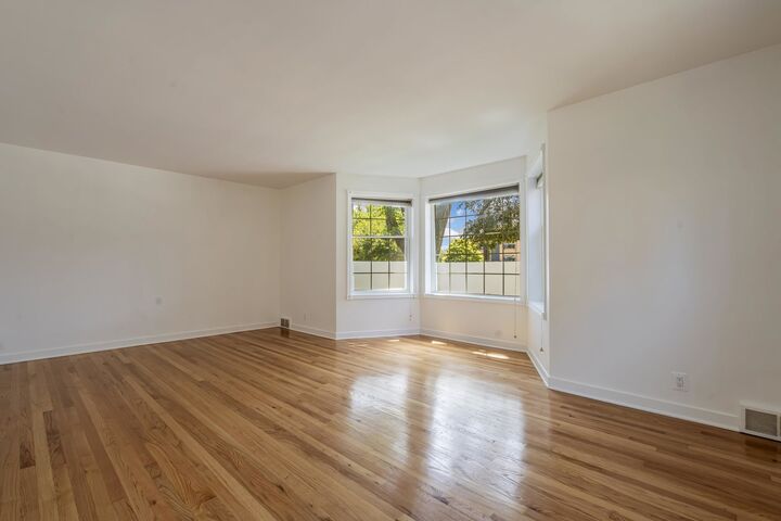 Property Photo:  193 Fellows Court  IL 60126 