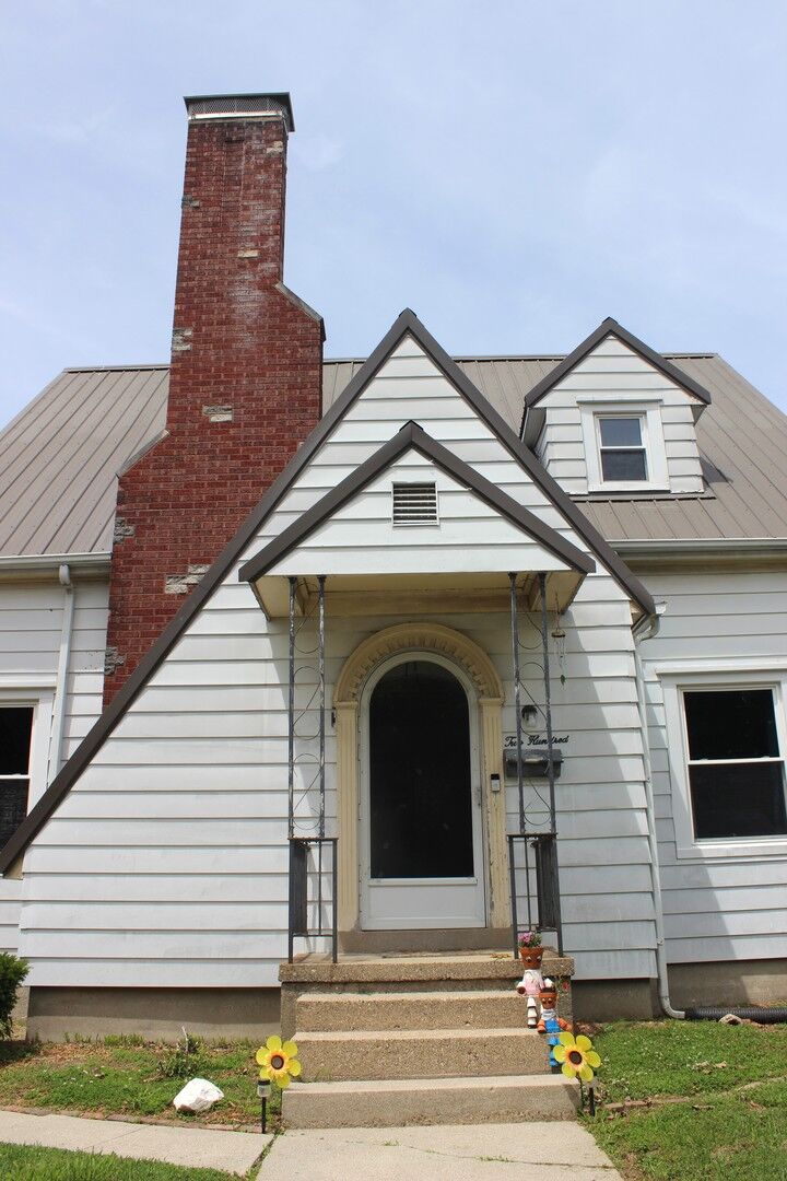 Property Photo:  