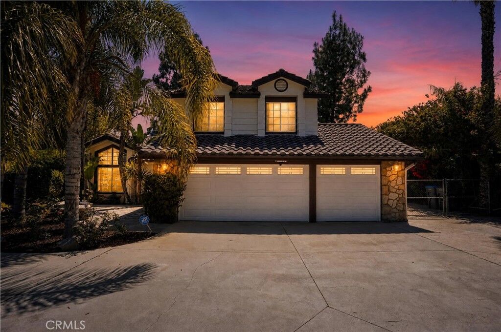 Property Photo: 2081 Country Hills Lane CA 92503
