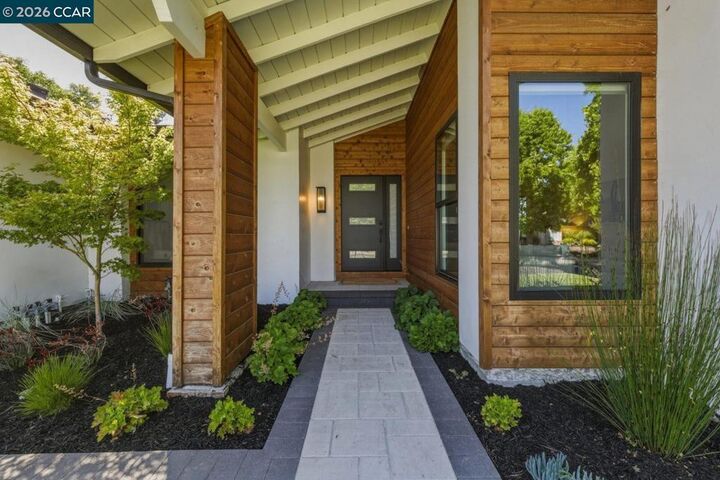 Property Photo:  545 Marblehead Ln  CA 94598 