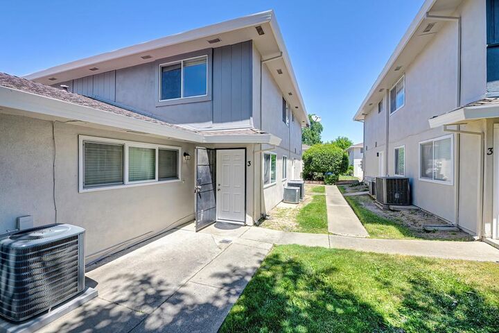 Property Photo:  4431 Palm Avenue 3  CA 95842 