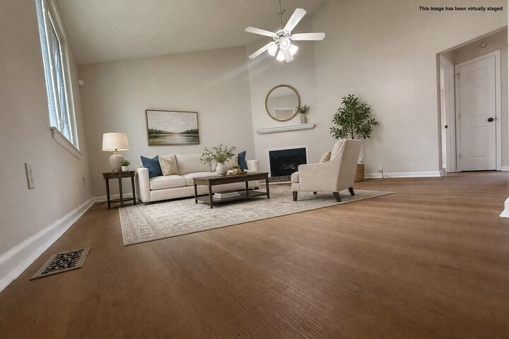 Property Photo:  104 Edgehill Ln  TN 37075 