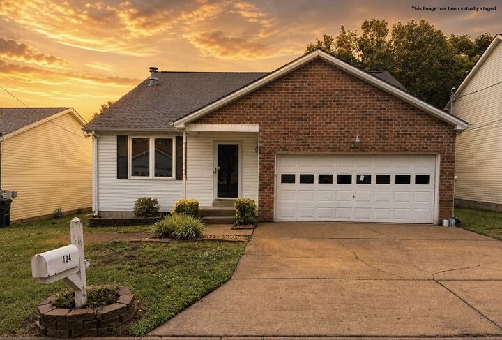 Property Photo: 104 Edgehill Ln TN 37075