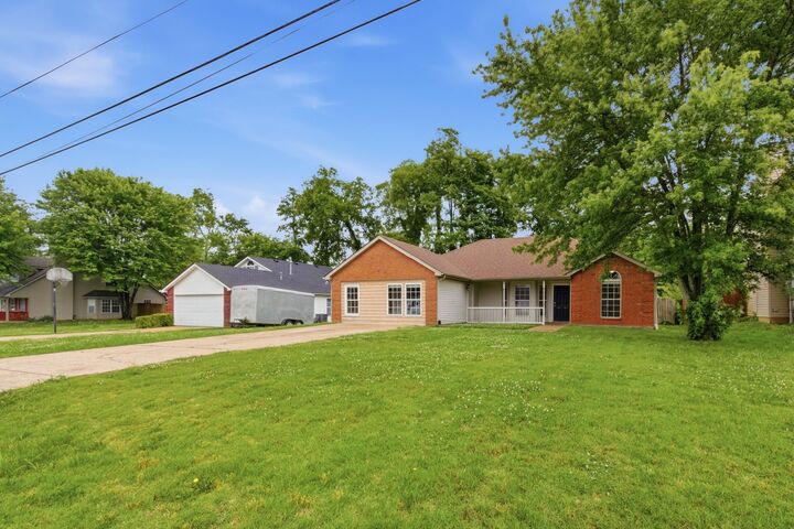 Property Photo: 2130 Spring Hill Cir TN 37174