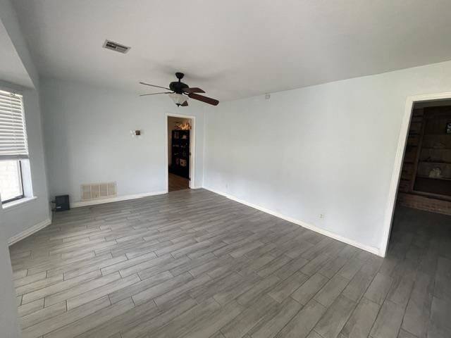 Property Photo:  1121 Brentwood  OK 74601 