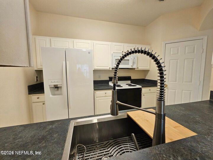 Property Photo:  10550 Baymeadows Road 829  FL 32256 
