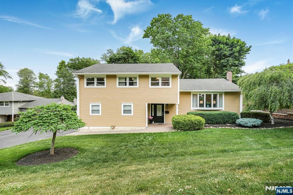 Property Photo:  7 Kossuth Place  NJ 07470 