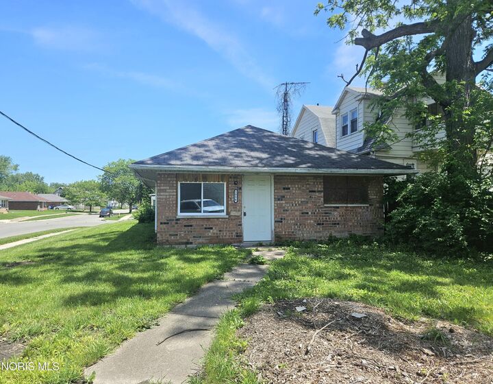 Property Photo:  3056 Chase Street  OH 43611 