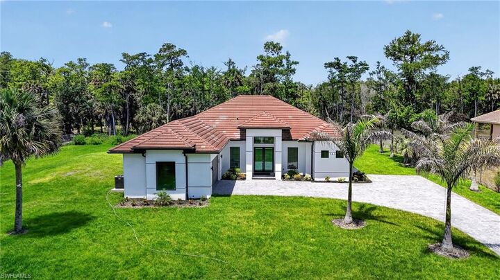 Property Photo:  563 15th St NW  FL 34120 