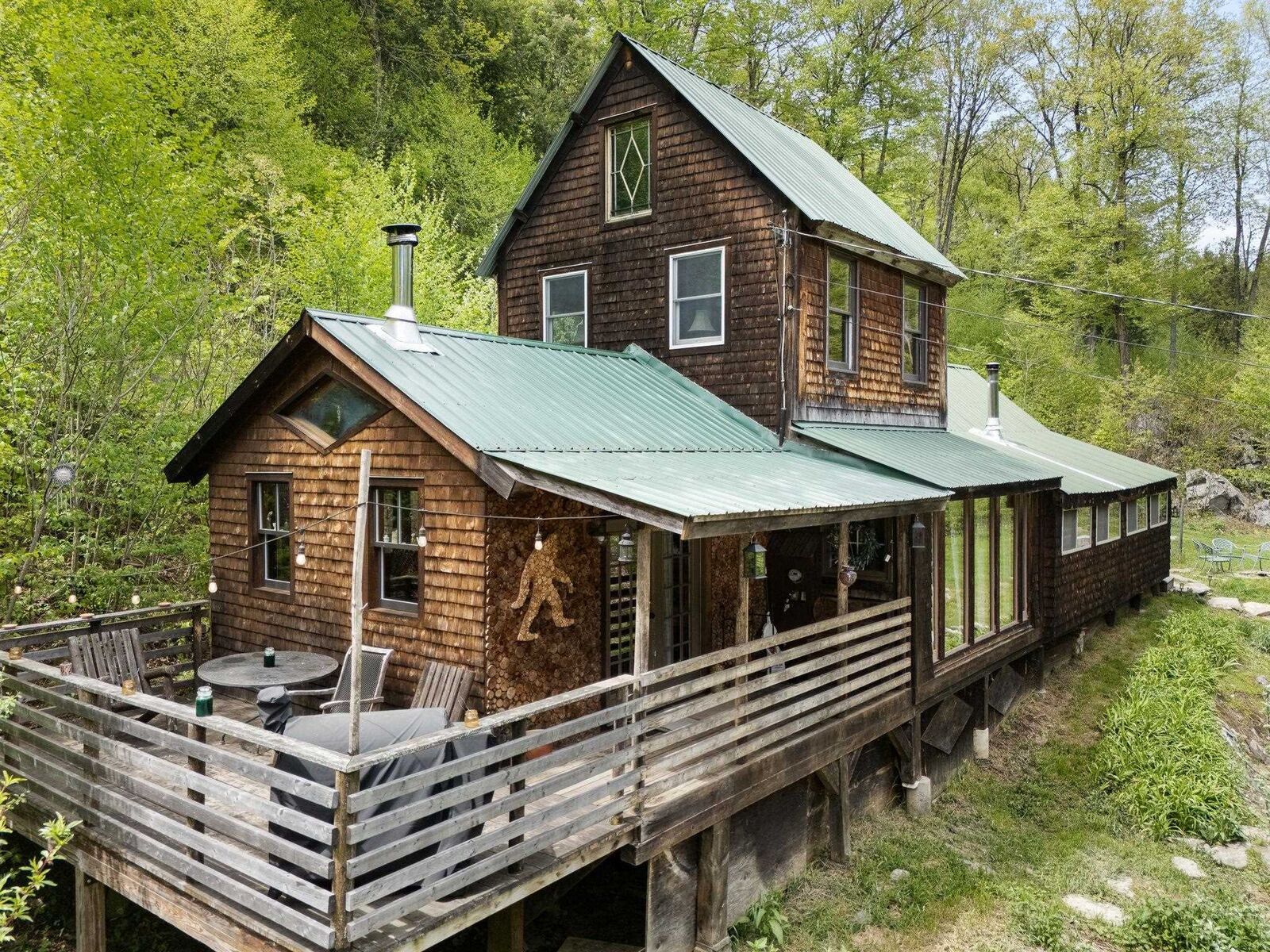 Property Photo:  442 Brookline Road  VT 05345 