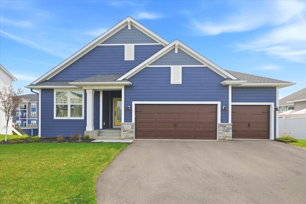 Property Photo:  634 Elizabeth Way  WI 54016 