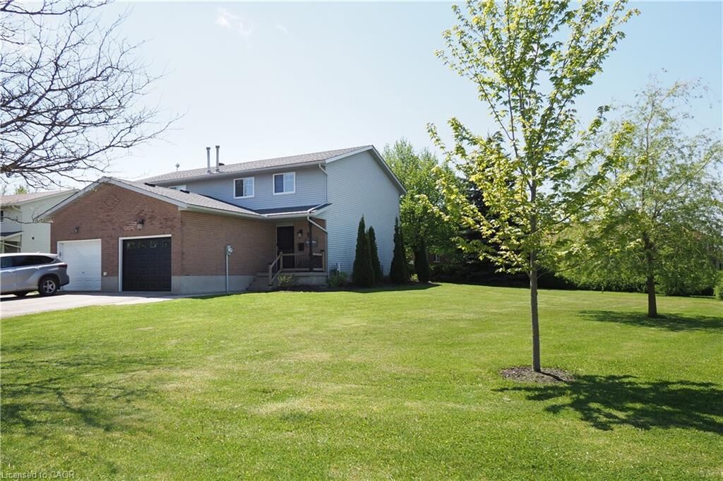 Property Photo: 15 Dales Drive ON N0G 1P0