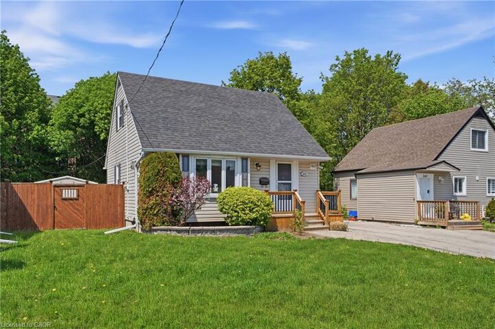 Property Photo:  261 Andrew Street  ON L3Y 1H1 