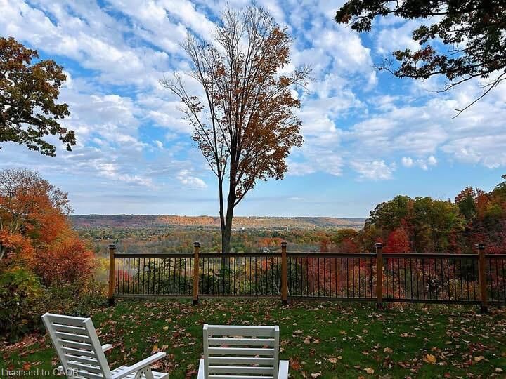 Property Photo:  919 Montgomery Drive  ON L9G 3H6 