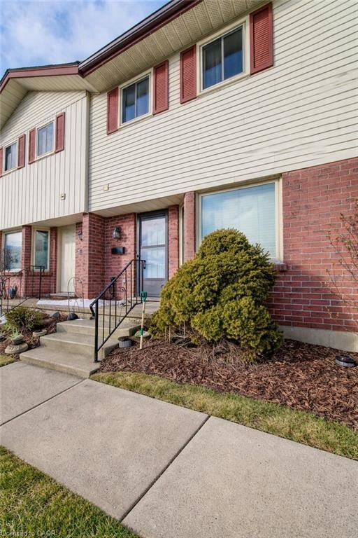 Property Photo:  1093 Nellis Street 20  ON N4T 1P5 