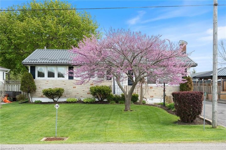 Property Photo: 428 Fourteenth Street W ON N3Y 4K6