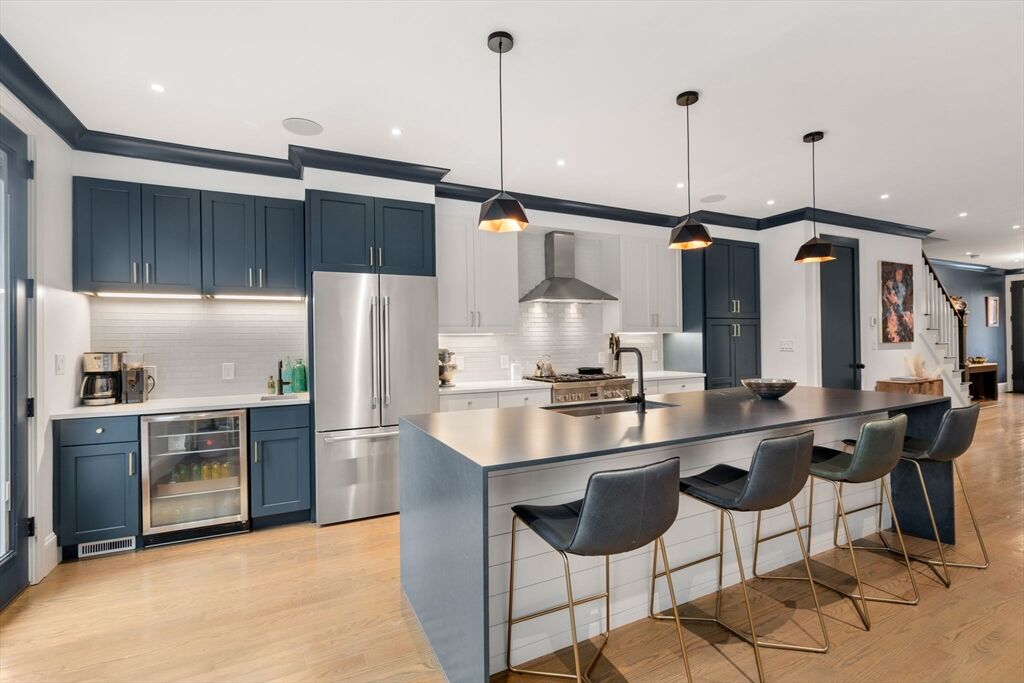 Property Photo:  5 Caspian Way U2  MA 02125 