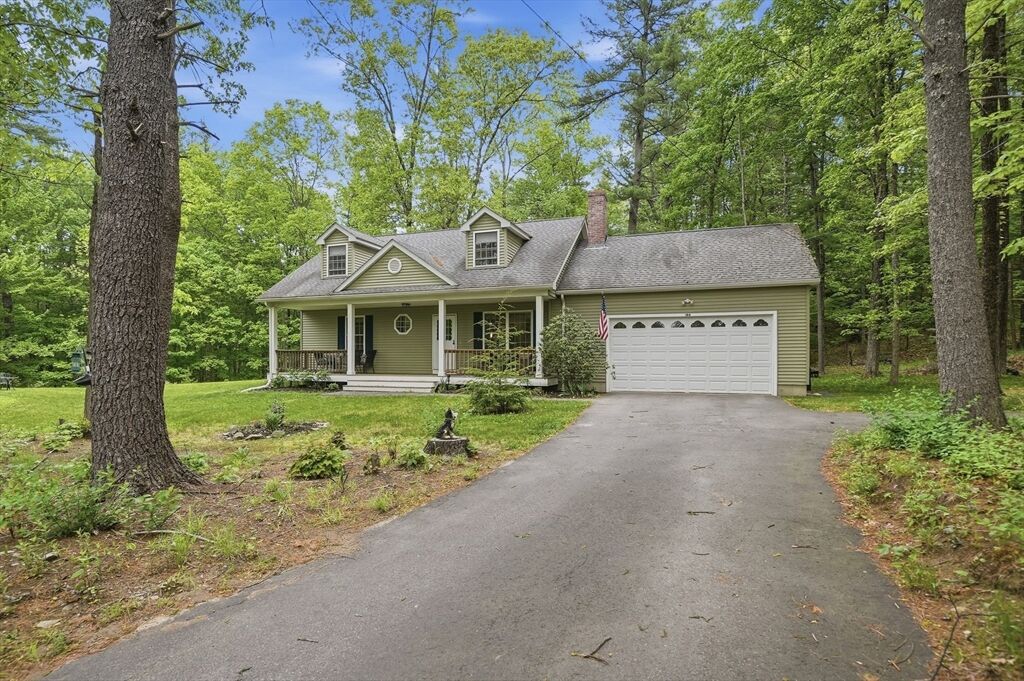 Property Photo: 186 Common Street MA 01450